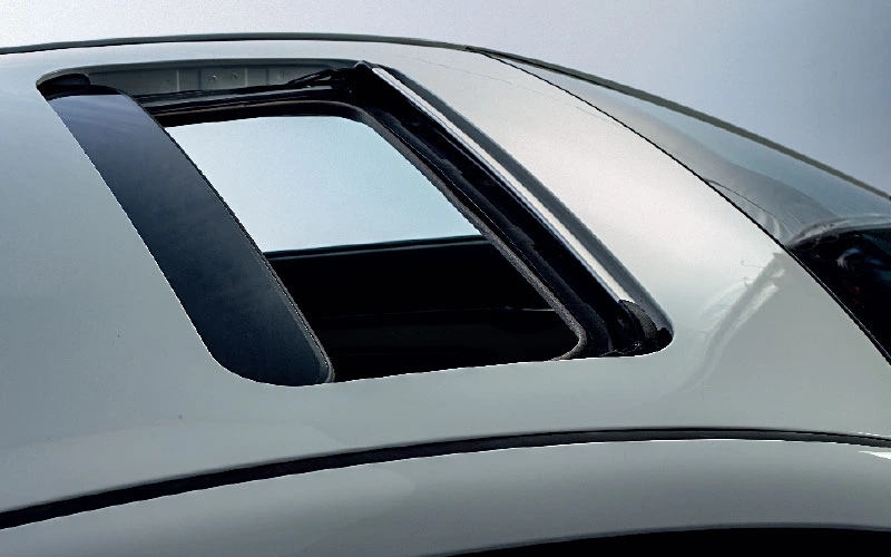  Powered Sunroof