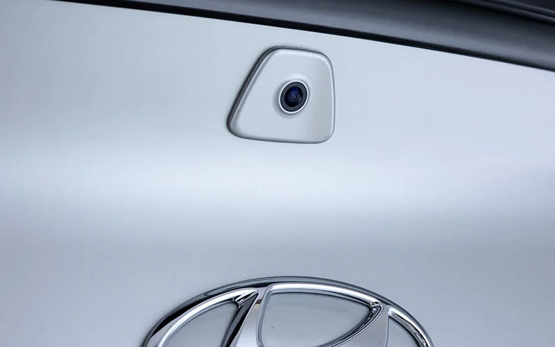  Rear Camera with Dynamic Parking